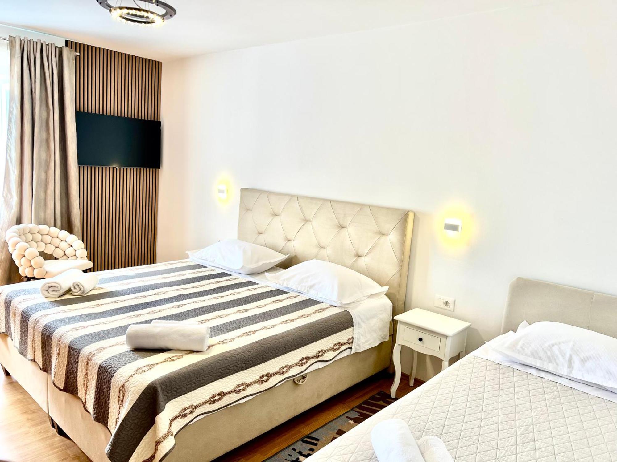 Holiday Resort Laura Zadar Bagian luar foto