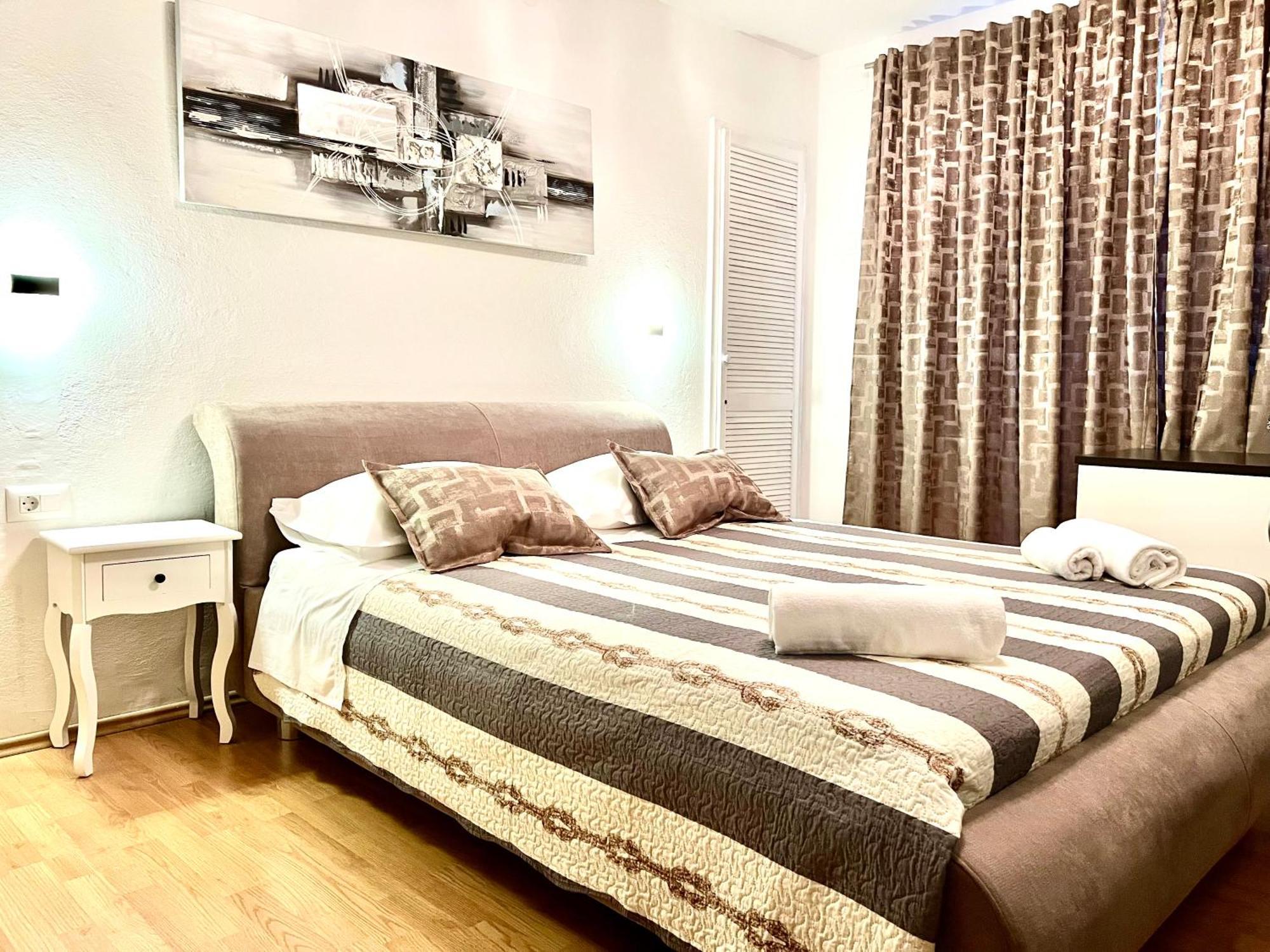 Holiday Resort Laura Zadar Bagian luar foto