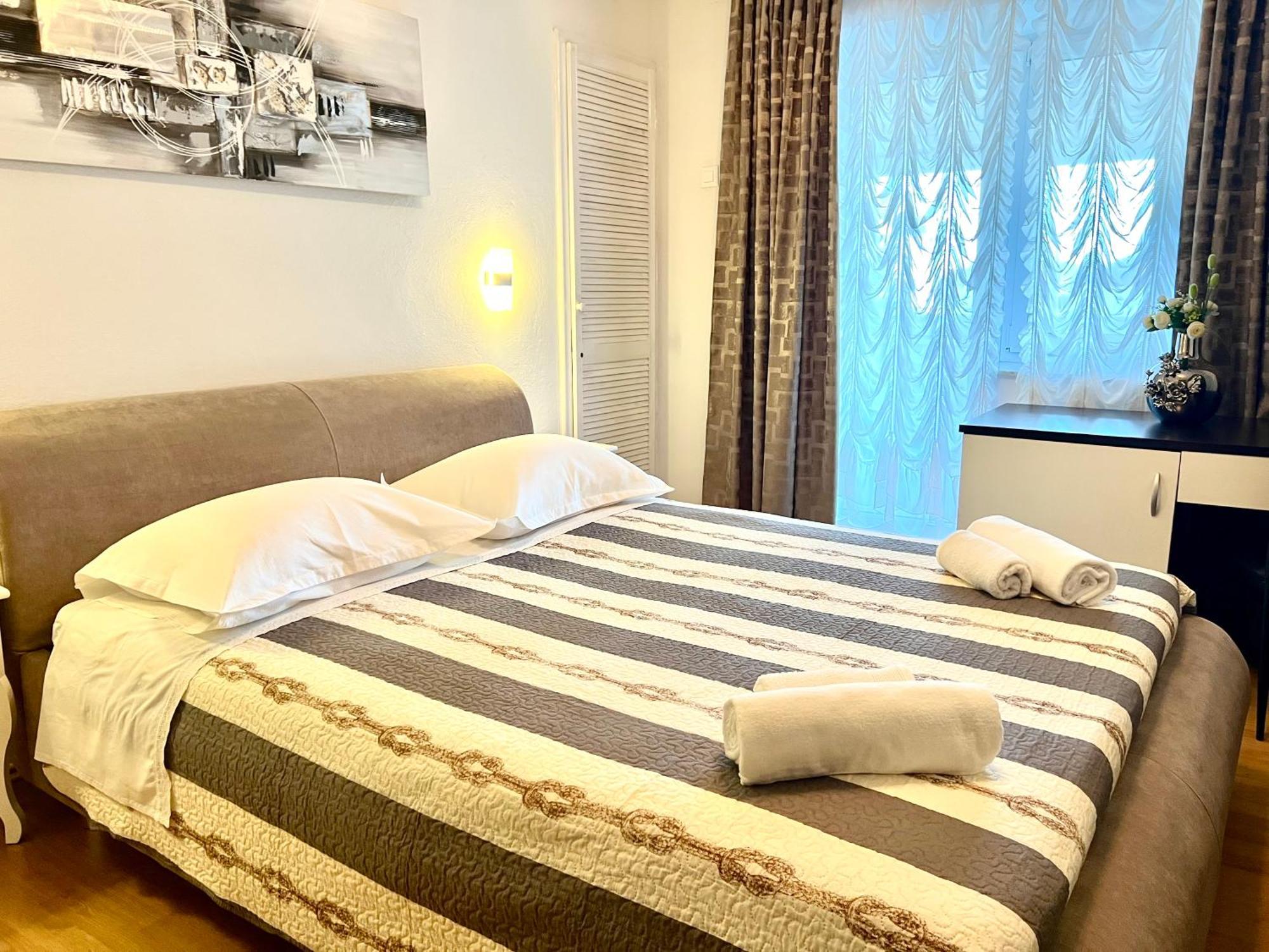 Holiday Resort Laura Zadar Bagian luar foto